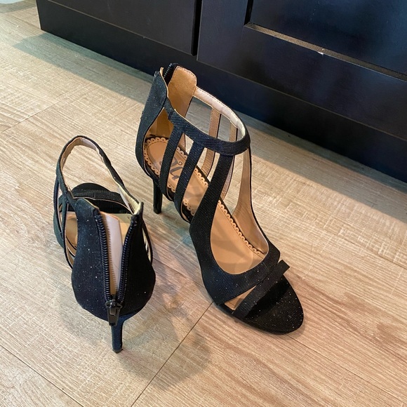 Shimmering black heels - Picture 4 of 5